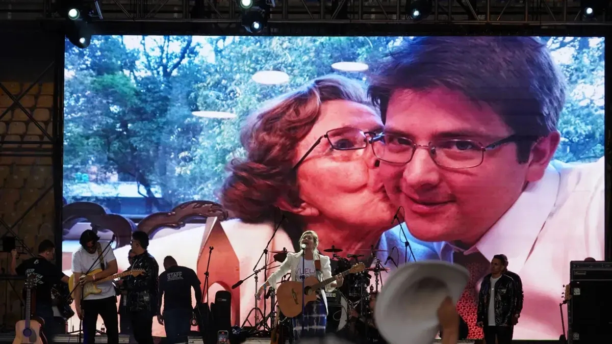 Die Stiftung „Solidarity for Colombia“ feierte ihr 50-jähriges Bestehen mit drei Veranstaltungstagen und einer Hommage an Miguel Uribe Turbay und Nydia Quintero.