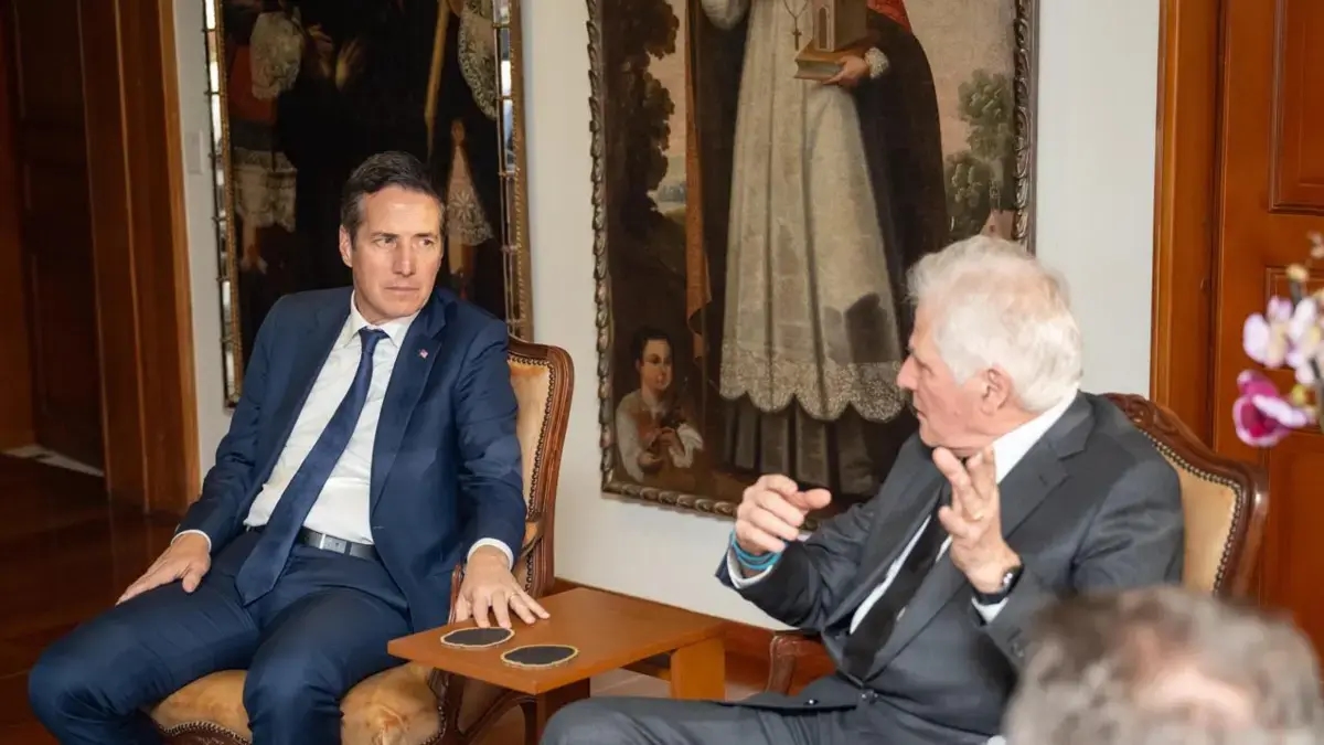 De Republikeinse senator Bernie Moreno bezocht de familie van Miguel Uribe: "Zijn dood zou een natie moeten inspireren om zich te bevrijden van de plaag van de drugshandel."