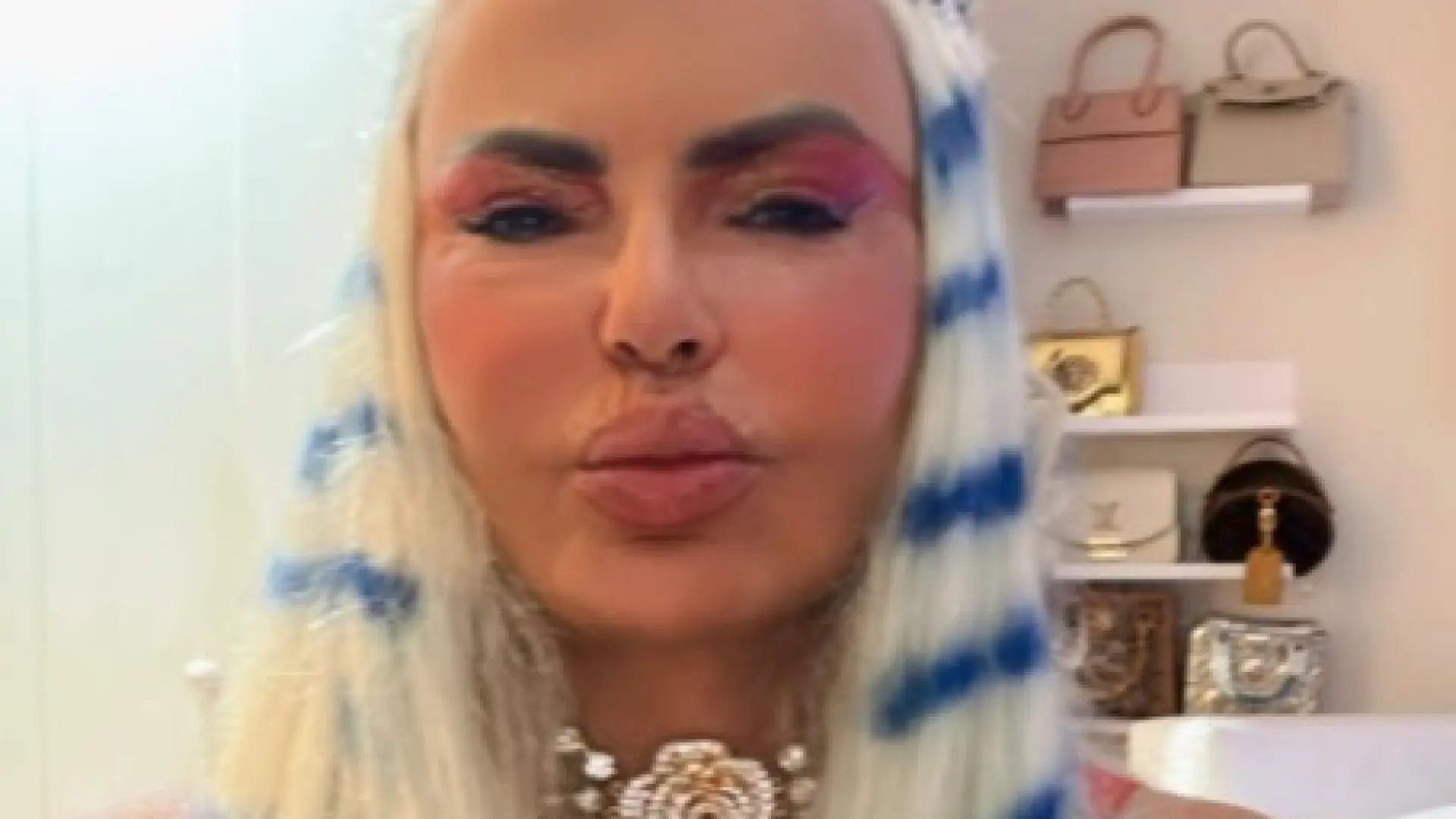 Leticia Sabater, bu cuma günü Zaragoza'da 840 nüfuslu bir kasabayı devrim niteliğinde değiştiriyor.