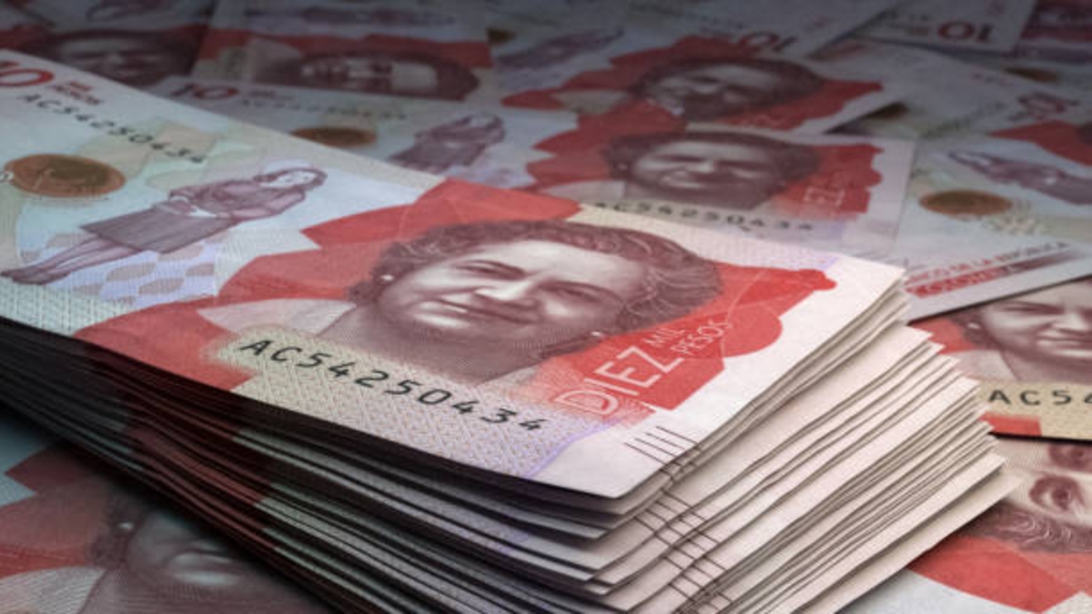 Шесть рекордов менее чем за восемь дней принесли Колумбийской фондовой бирже прибыль более чем в 38 миллиардов долларов.