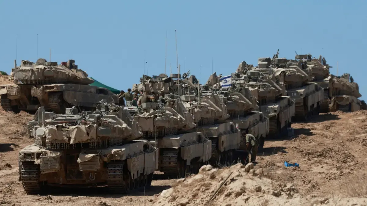 Israelische Panzer und Flugzeuge verwüsten Gaza in einer neuen Offensive, während Papst Leo XIV. es vermeidet, sich zum Völkermord zu äußern.