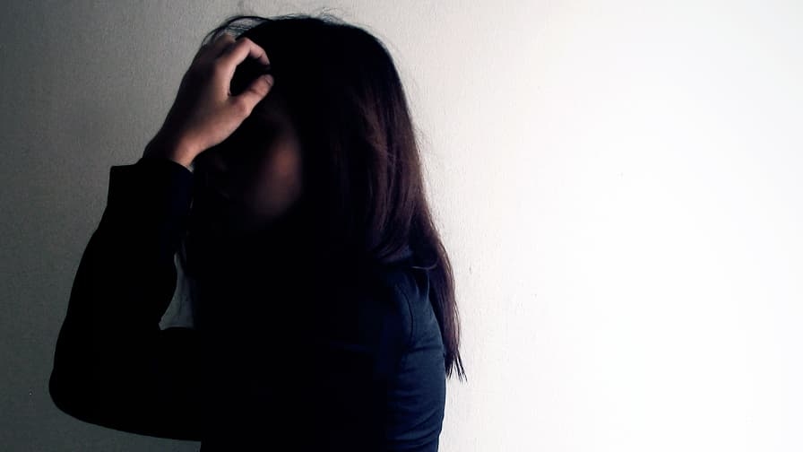 La tasa de suicidios se duplicó en siete años: las mujeres jóvenes sufren una angustia creciente