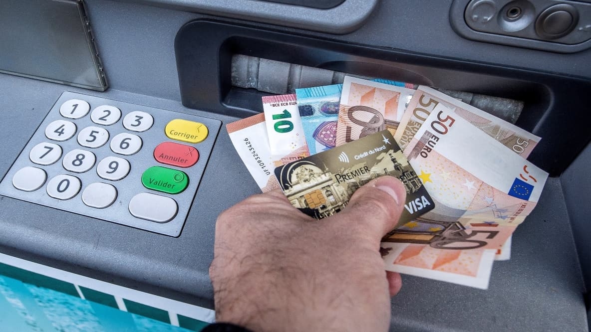 „Mniej przydatne, mniej używane”: czy bankomaty znikną na zawsze?