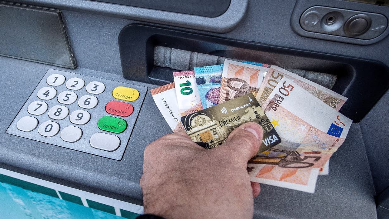 „Ich habe 18.000 Euro Bargeld in einem Topf“: Diese Franzosen vertrauen nur Bargeld