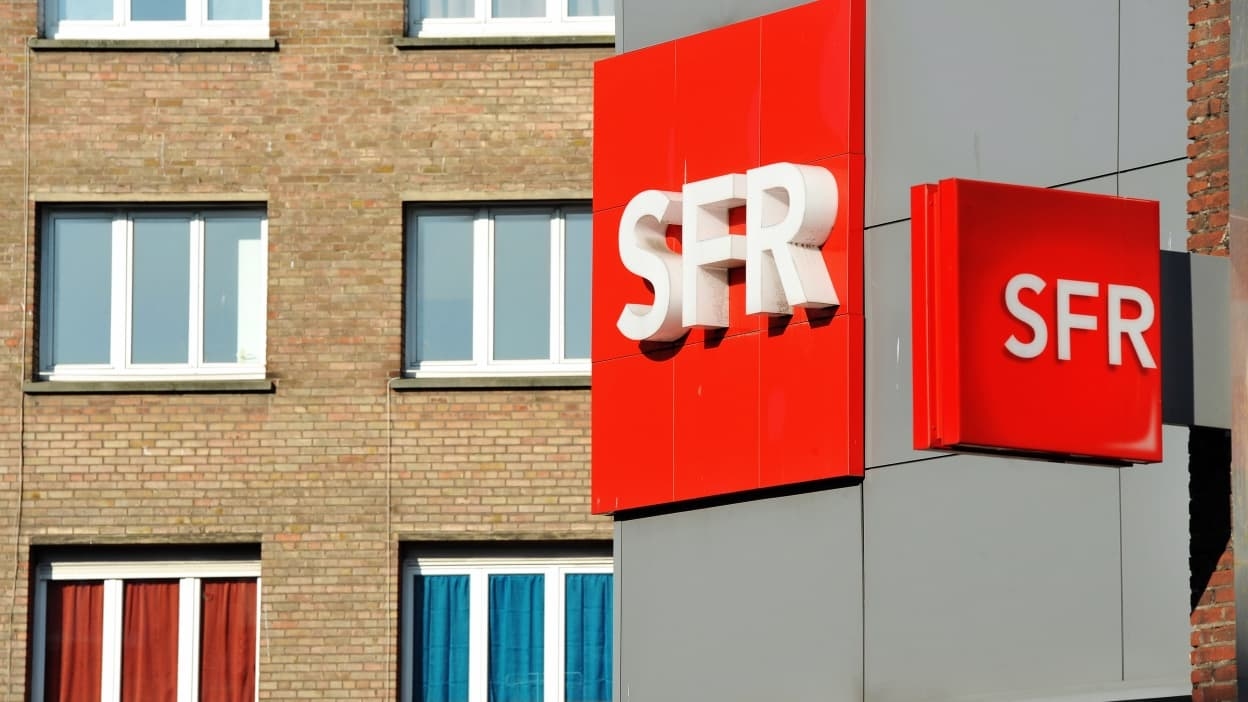 SFR multada em 860 mil euros por atrasos nos pagamentos