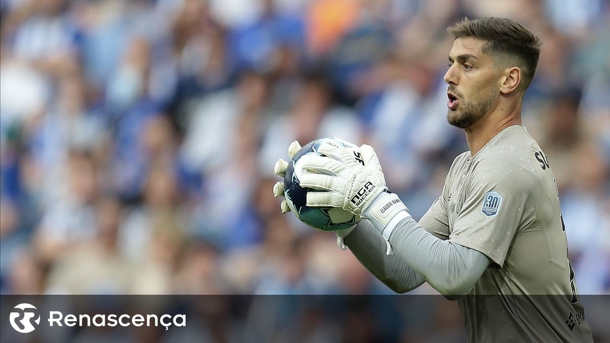 Cláudio Ramos está “super preparado" para suceder a Diogo Costa