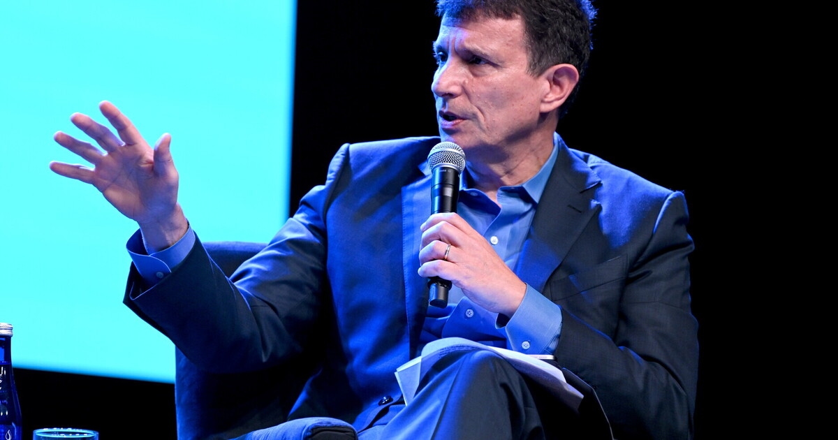 The America of the New Yorker. Interview with the director Remnick