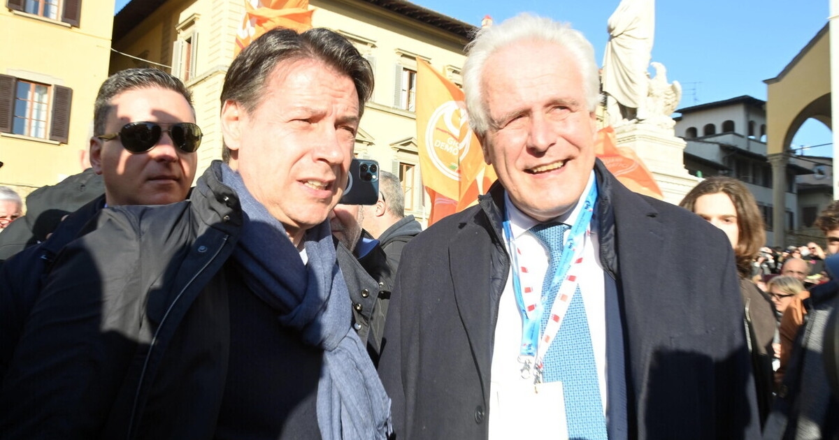Siglato l'accordo tra Pd e M5s in Toscana: "Sì al reddito di cittadinanza regionale"