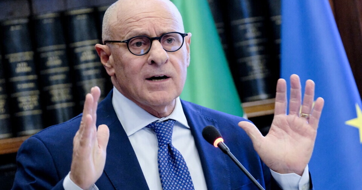 Rampelli (FdI): "Salvini falou sobre Macron como líder da Liga, não como vice-primeiro-ministro."