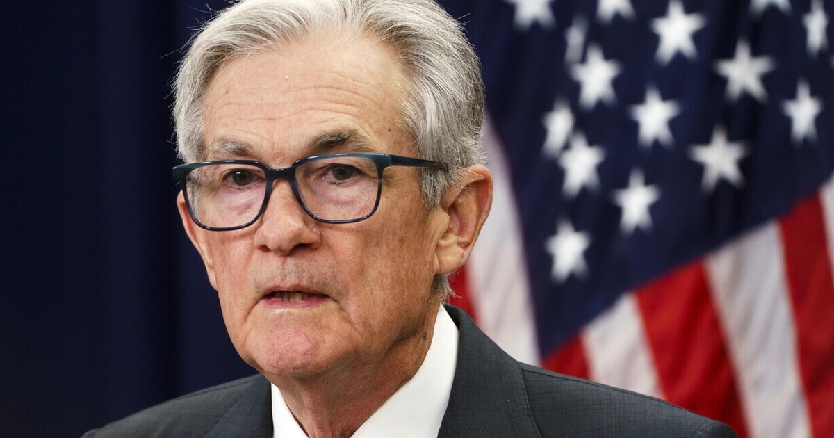 The Fed cuts rates by 25 points. The Powell line passes again.