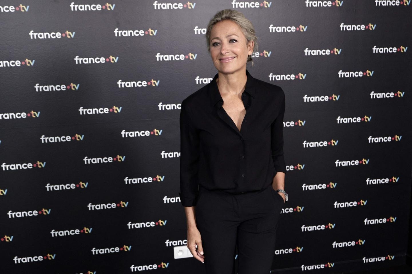 Anne-Sophie Lapix wird zu Beginn des Schuljahres der M6-Gruppe beitreten, nachdem sie aus den 20-Uhr-Nachrichten von France 2 entlassen wurde.