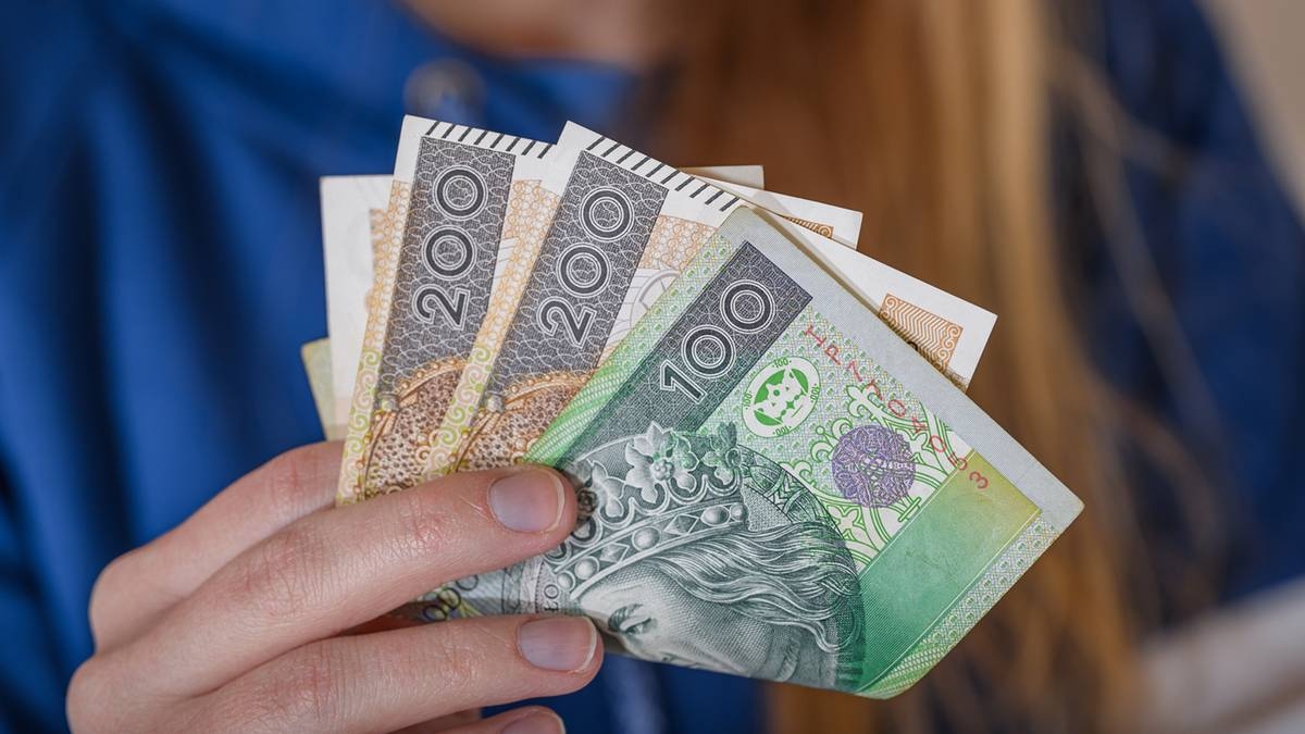 Un salaire à 100 % en cas d'arrêt maladie ? Les Polonais peuvent y gagner beaucoup.