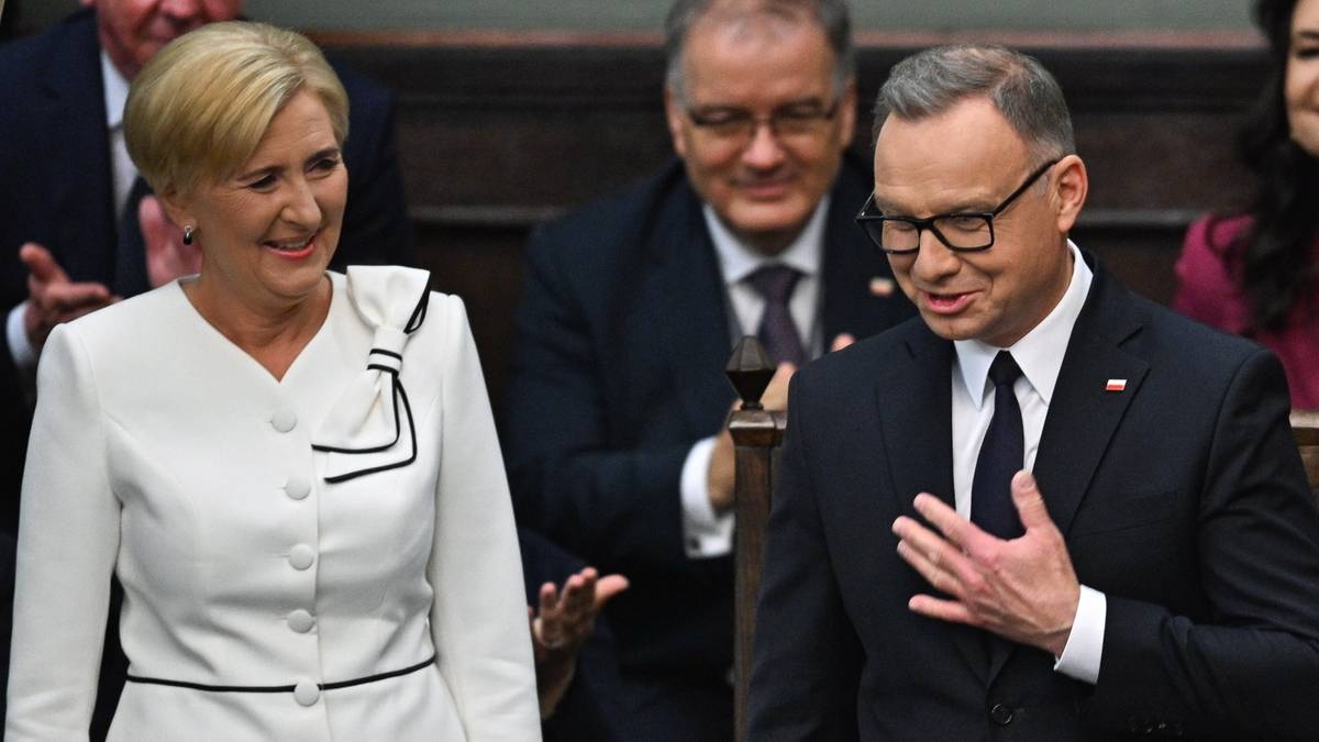 No solo la pensión presidencial. Esto es lo que el estado pagará a Andrzej Duda.