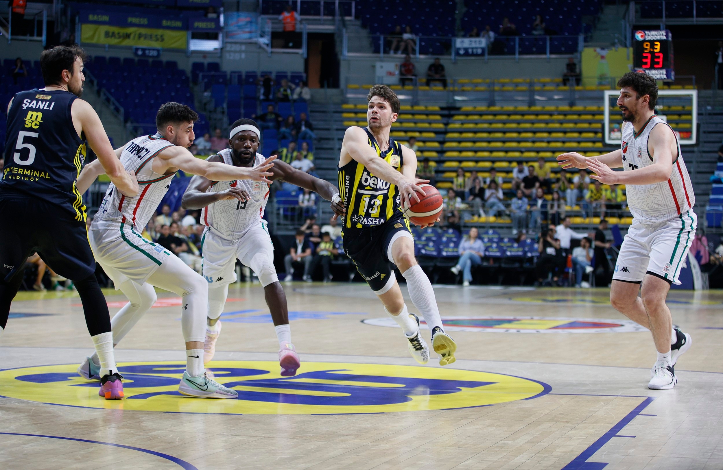 Fenerbahçe Beko sicherte sich 2 Wochen vor Saisonende die Tabellenführung