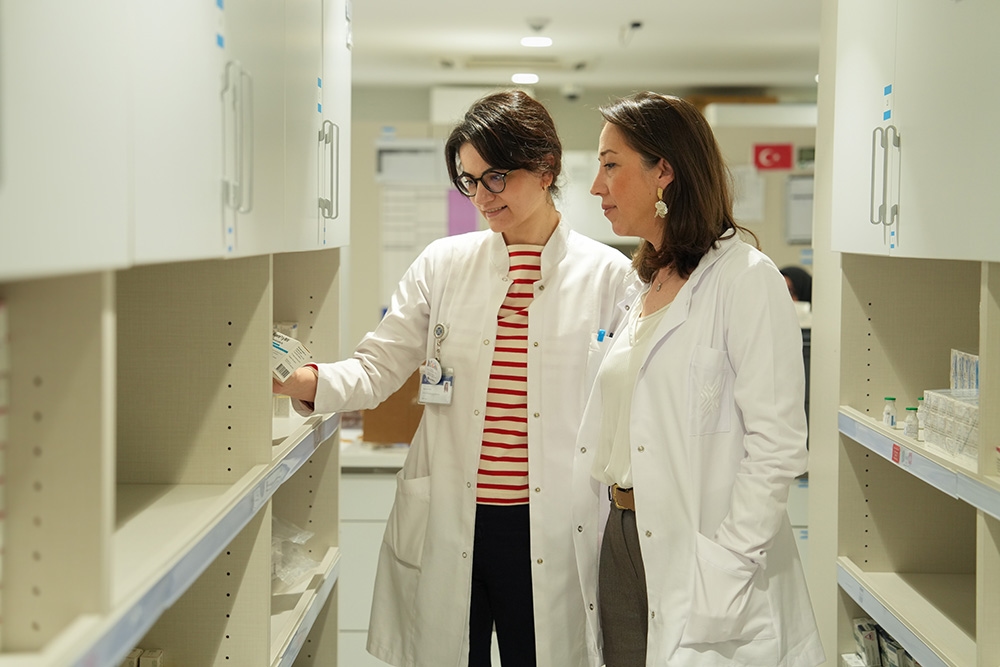 Das richtige Medikament, die richtige Behandlung: Apotheker im Zentrum des Gesundheitssystems
