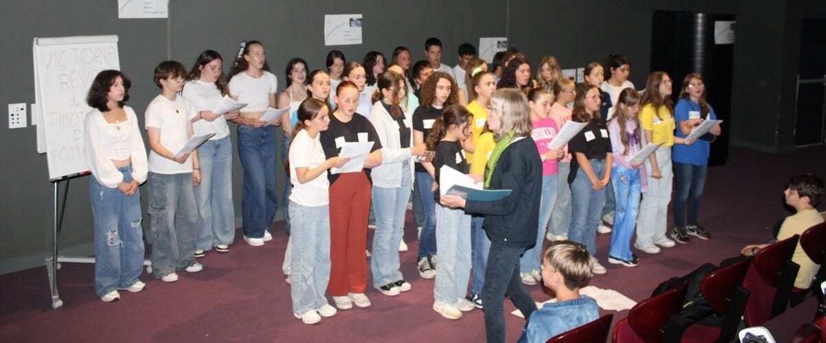 Los estudiantes de secundaria siguen su voz