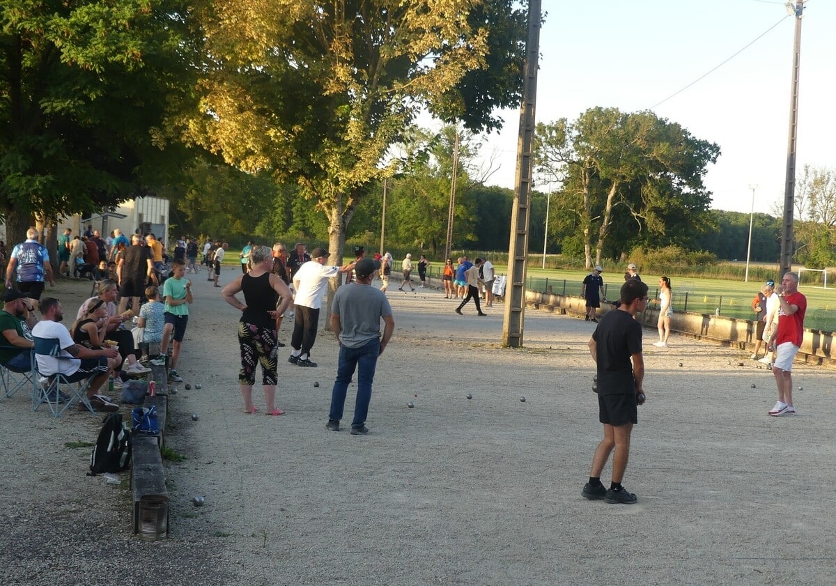 Pétanque: 82 Spieler nachts