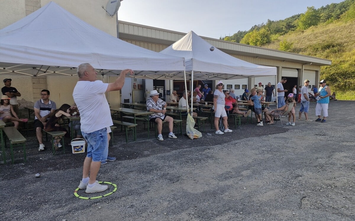 Ein Pétanque-Wettbewerb im Zeichen der Sonne