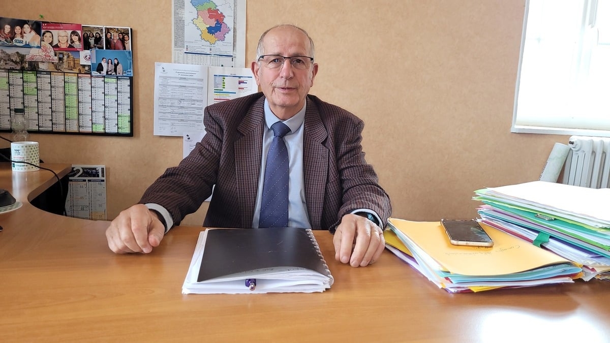 Locally too, the attack on the mayor of Villeneuve-de-Marc was shocking.