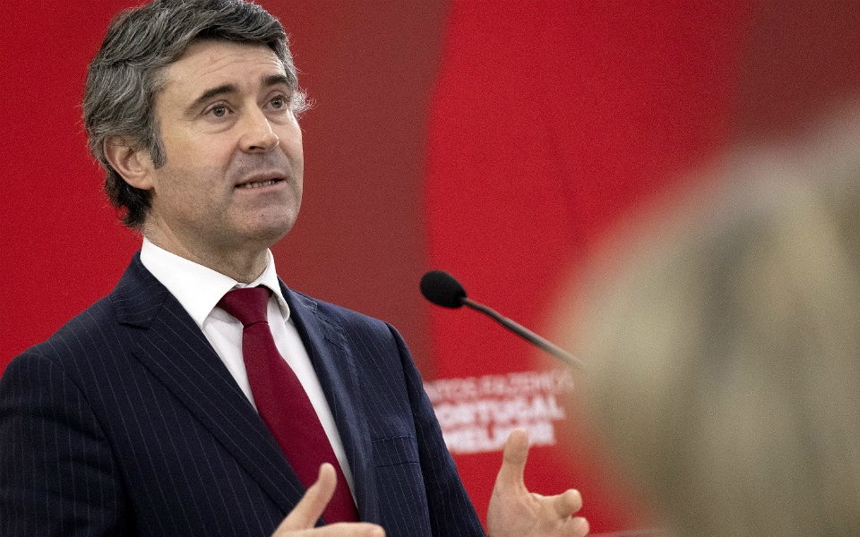 José Luís Carneiro faz visita de dois dias a Luanda