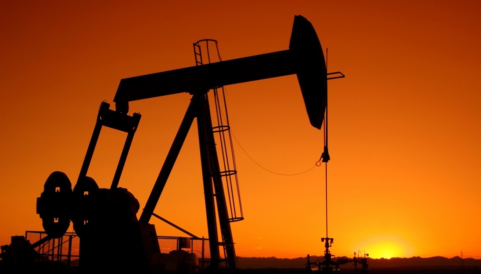 Los futuros del petróleo suben un 3% tras el acuerdo comercial entre Estados Unidos y China