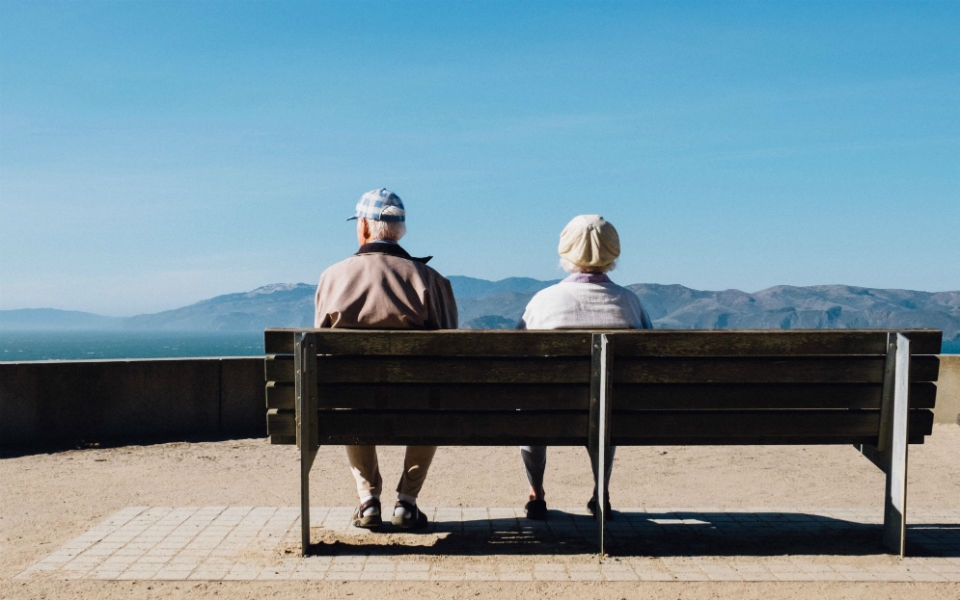 Près de la moitié des personnes âgées aident les membres de leur famille avec de l’argent ou des dépenses