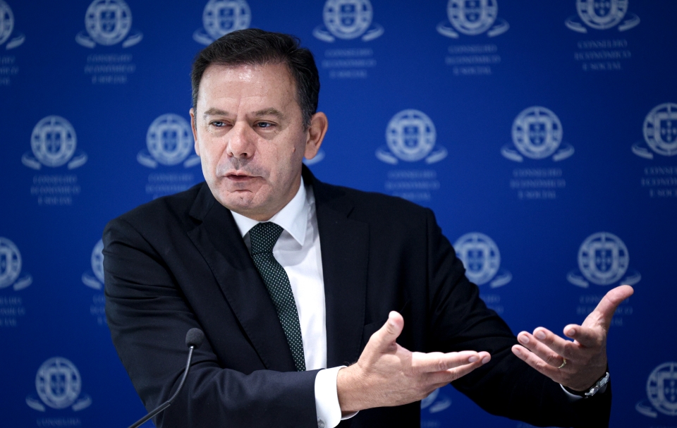 Montenegro announces launch of new Algarve Central Hospital by October