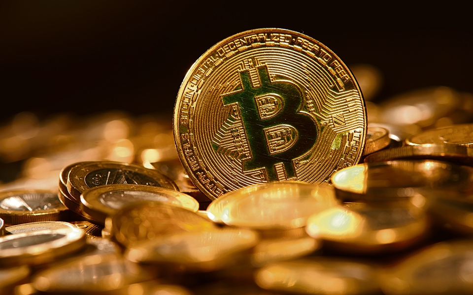Биткоин достиг нового исторического максимума почти в 112 000 долларов