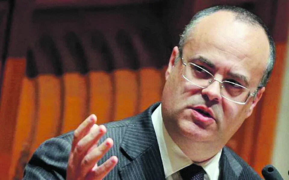 Sanctions? Vitalino Canas calls for “absolute caution” to avoid undermining the Constitution