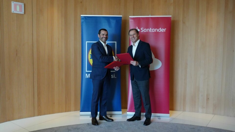 Santander and Lidl Portugal form commercial partnership for bank card to offer discounts at the retailer