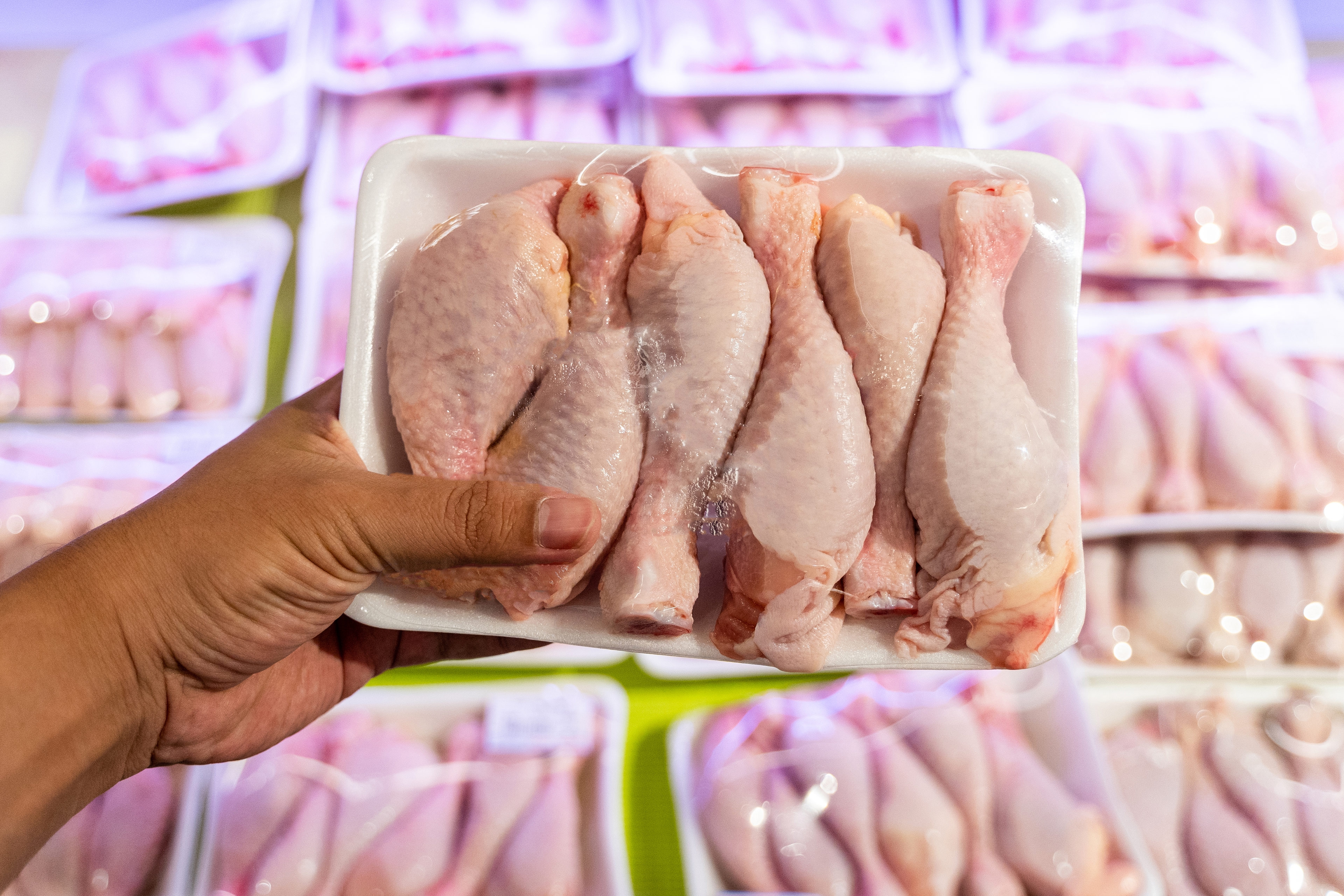 Ouça: Revogações regulatórias e demissões federais podem ameaçar o fornecimento de alimentos dos Estados Unidos