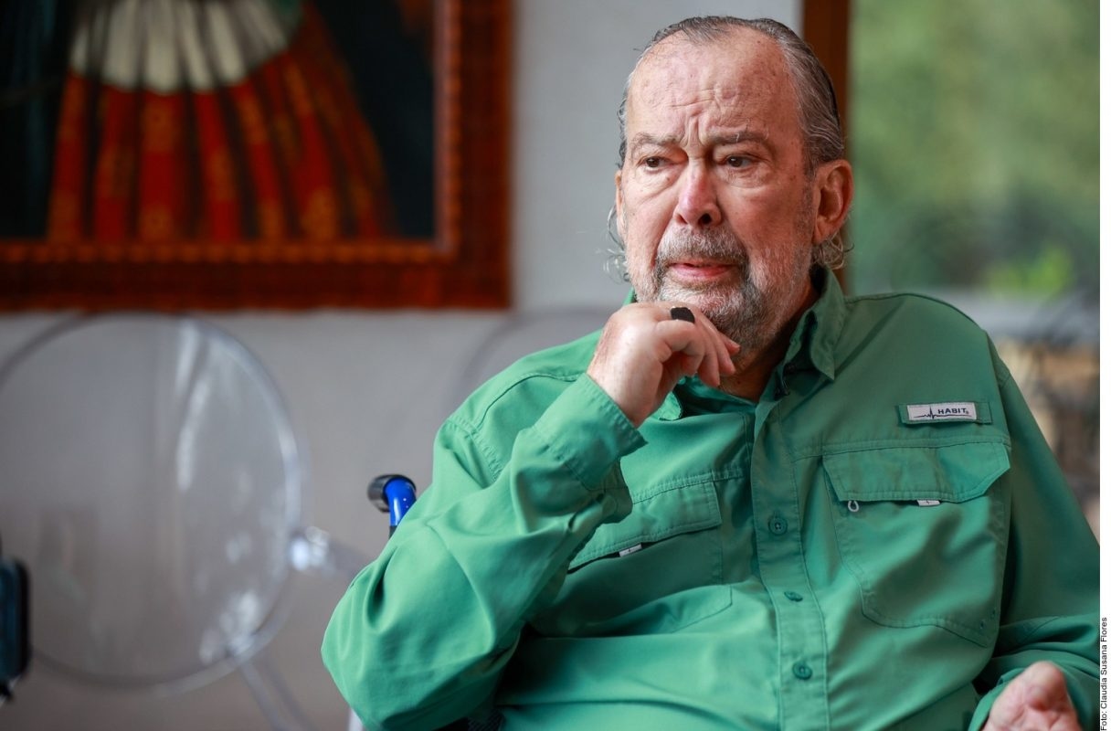 Mauricio Fernández, mayor on leave of San Pedro Garza García, dies.