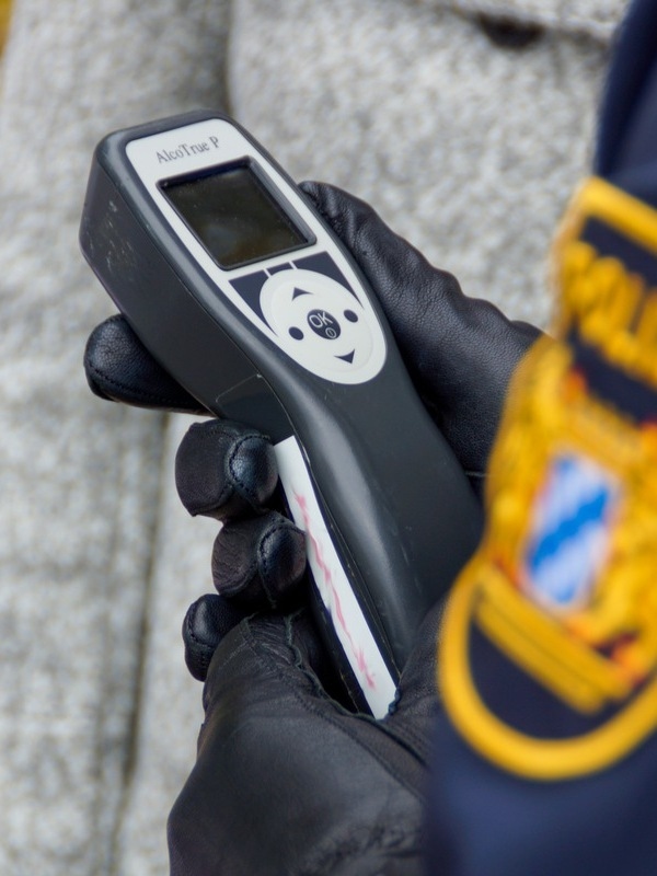 Bellheim - During a stationary check on Zeiskamer Straße on Sunday from 12:30 a.m. to 3 a.m., officers found three drivers who were driving under the influence of alcohol.