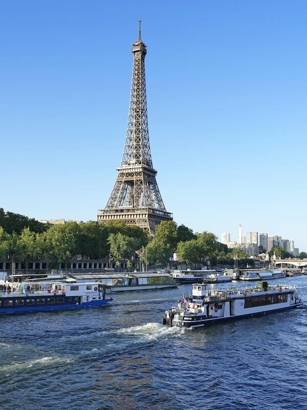 Estuvo prohibido durante 100 años, fue largamente esperado y al principio hubo dudas sobre la calidad del agua: pero ahora volver a ser posible nadar en el Sena en París, incluso en la Torre Eiffel.