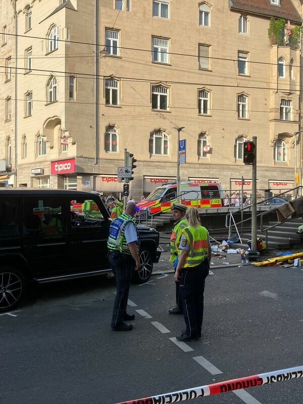 Weshalb ist ein Geländewagen in Stuttgart in eine Menschenmenge gefahren? Dieser Frage gehen die Ermittler nach.