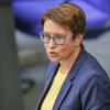 O grupo parlamentar da União no Bundestag está pedindo um endurecimento da lei para melhor proteger os envolvidos nos processos e monitorar os suspeitos.