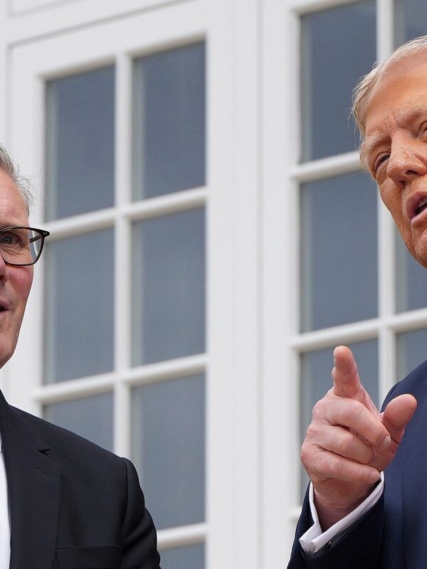 O presidente dos EUA, Trump, está aumentando a pressão sobre o chefe do Kremlin, Putin, provocando uma forte reação em Moscou.