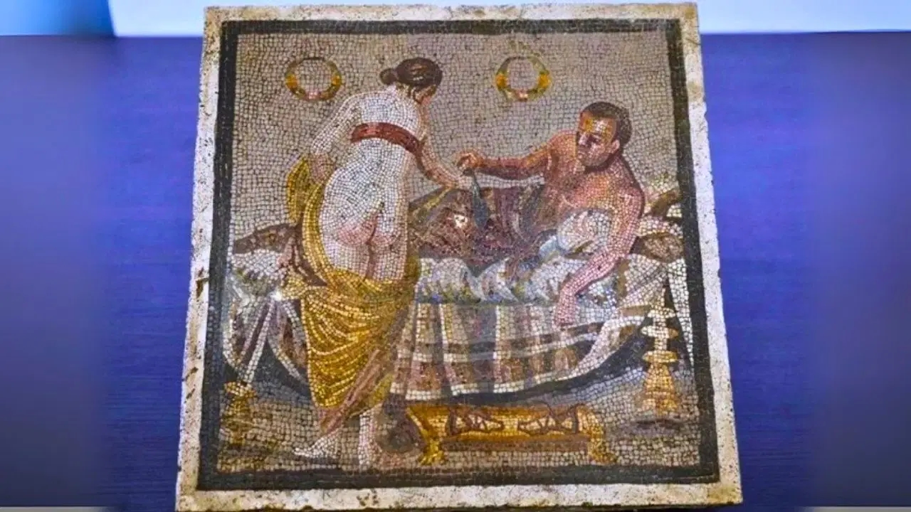 Een 2000 jaar oud mozaïek dat 80 jaar geleden werd gestolen, is terug in Pompeii