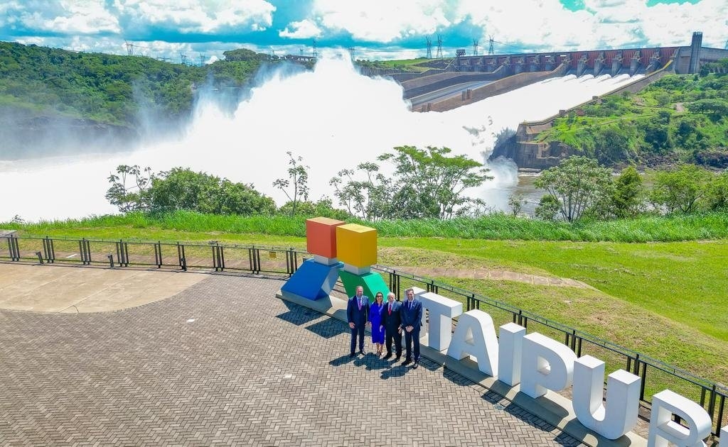 Itaipu tries to silence those who criticize the plant's expenses in court