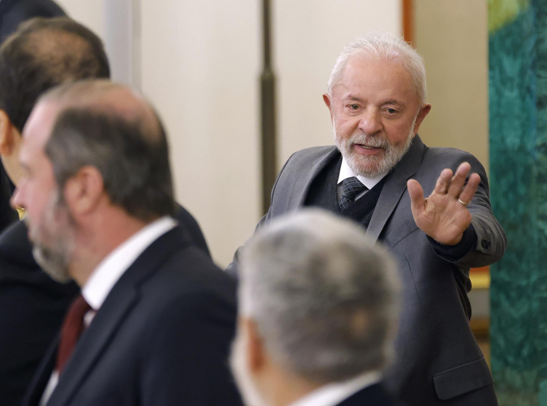 Nu Lula Brazilië heeft verlaten, ontaardt de crisis bij het INSS in een botsing tussen regeringsministers