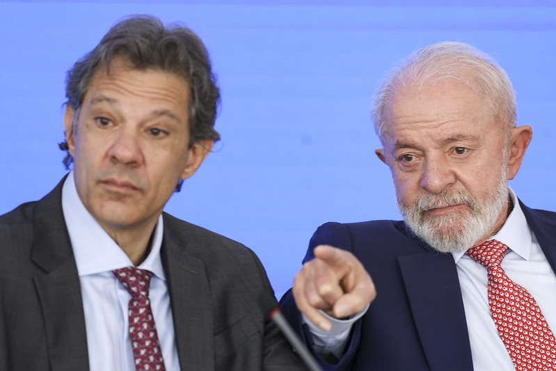 Kongre buna karşı olsa bile, PT ve Lula "zenginlere vergi koyma" konusundaki saldırganlığını yoğunlaştırıyor