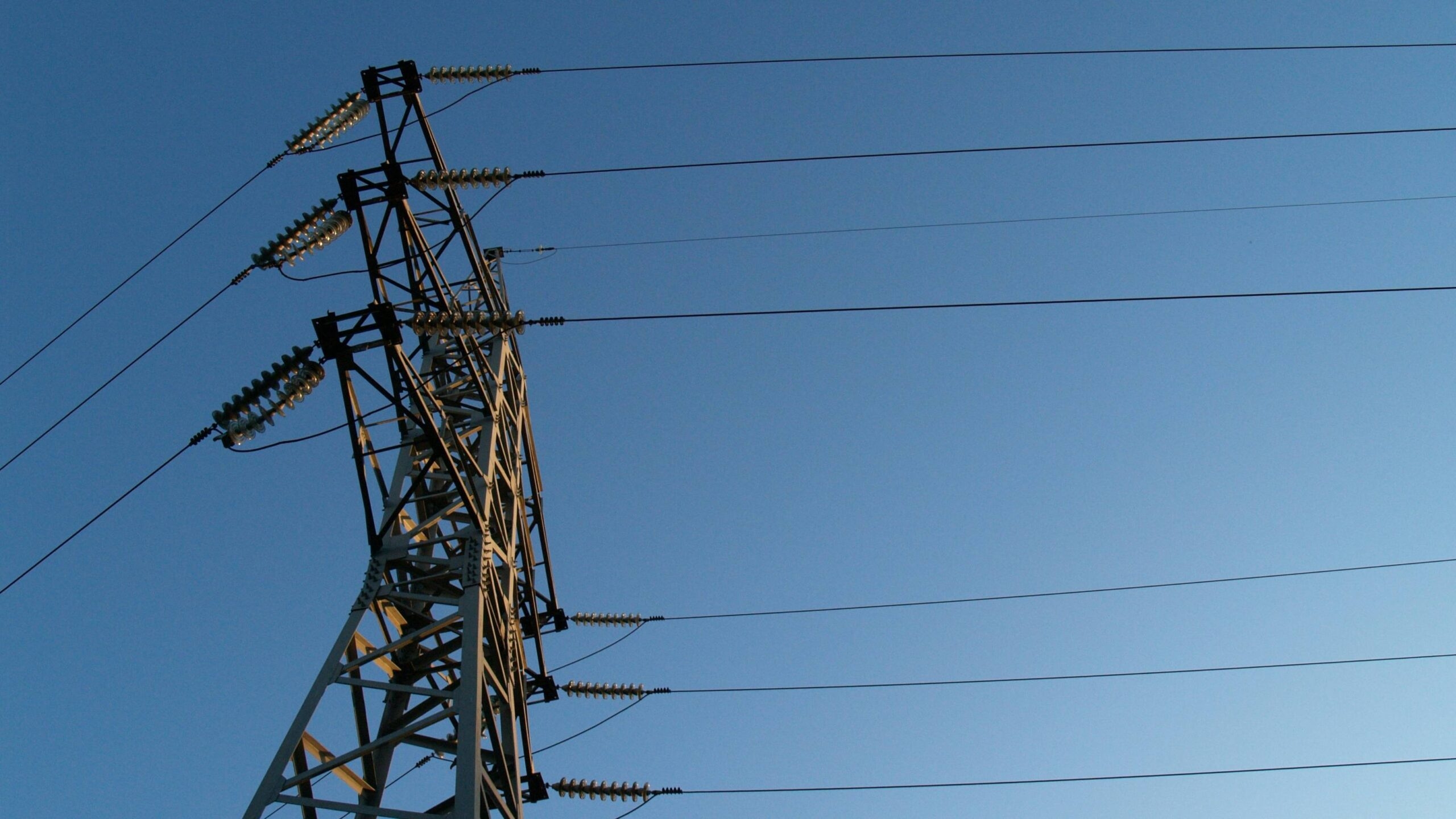 Tüketicilerin serbest piyasaya geçişiyle elektrik %26,5'e kadar daha ucuz hale gelebilir