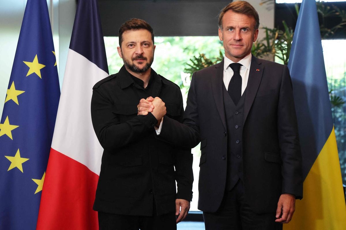 Wojna na Ukrainie: Macron i Zełenski potwierdzają „znaczenie walki z korupcją”