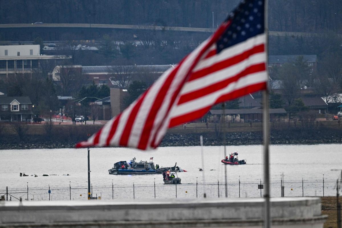 Washington plane crash: Investigation reveals dozens of meters of difference between military helicopter's altimeters