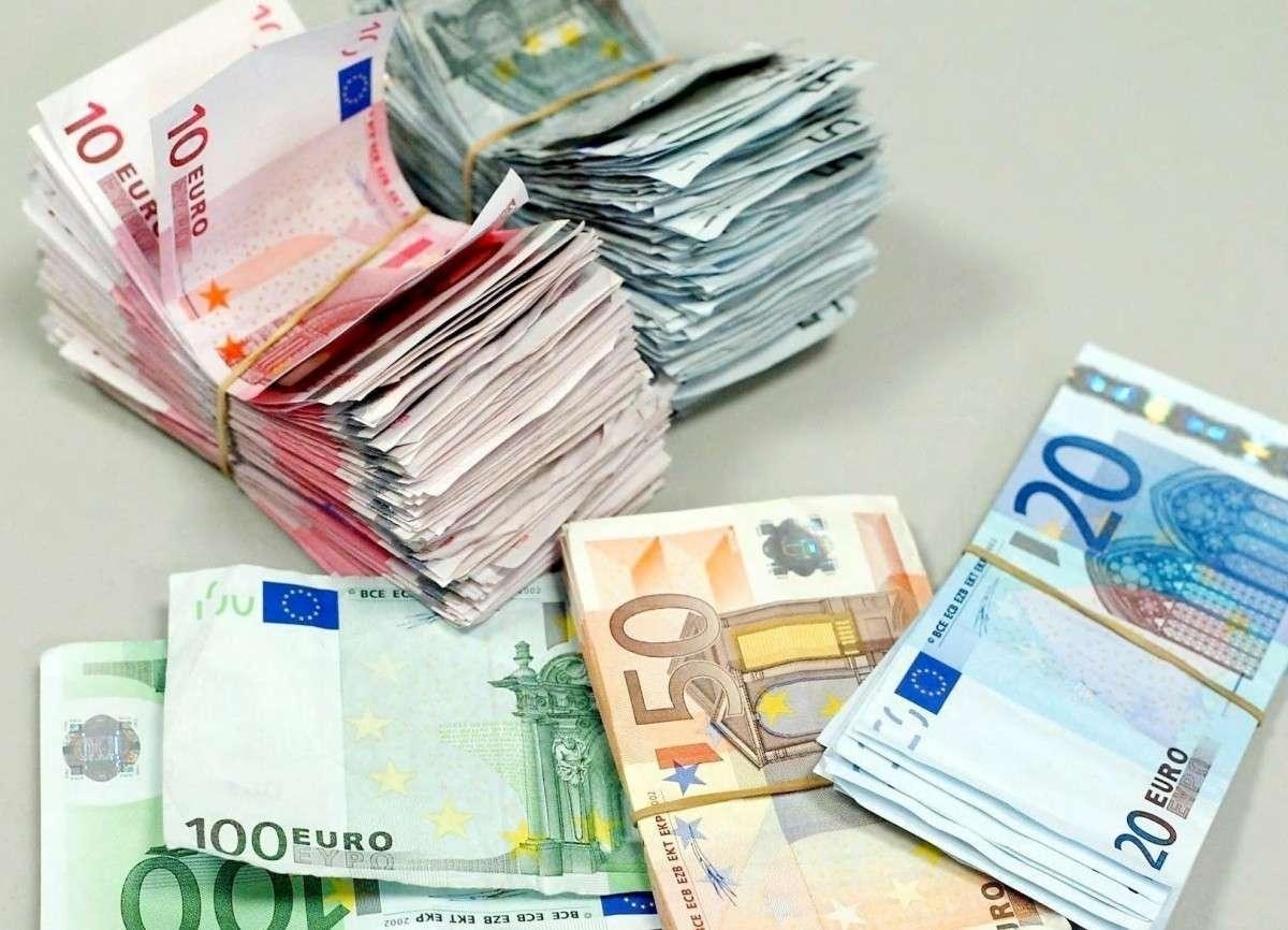 Opłaty za spadkobranie pobierane przez banki są ograniczone do 850 euro i w niektórych przypadkach zakazane