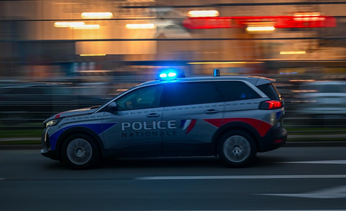 Ex policía juvenil de Marsella juzgado por violación de niñas filipinas
