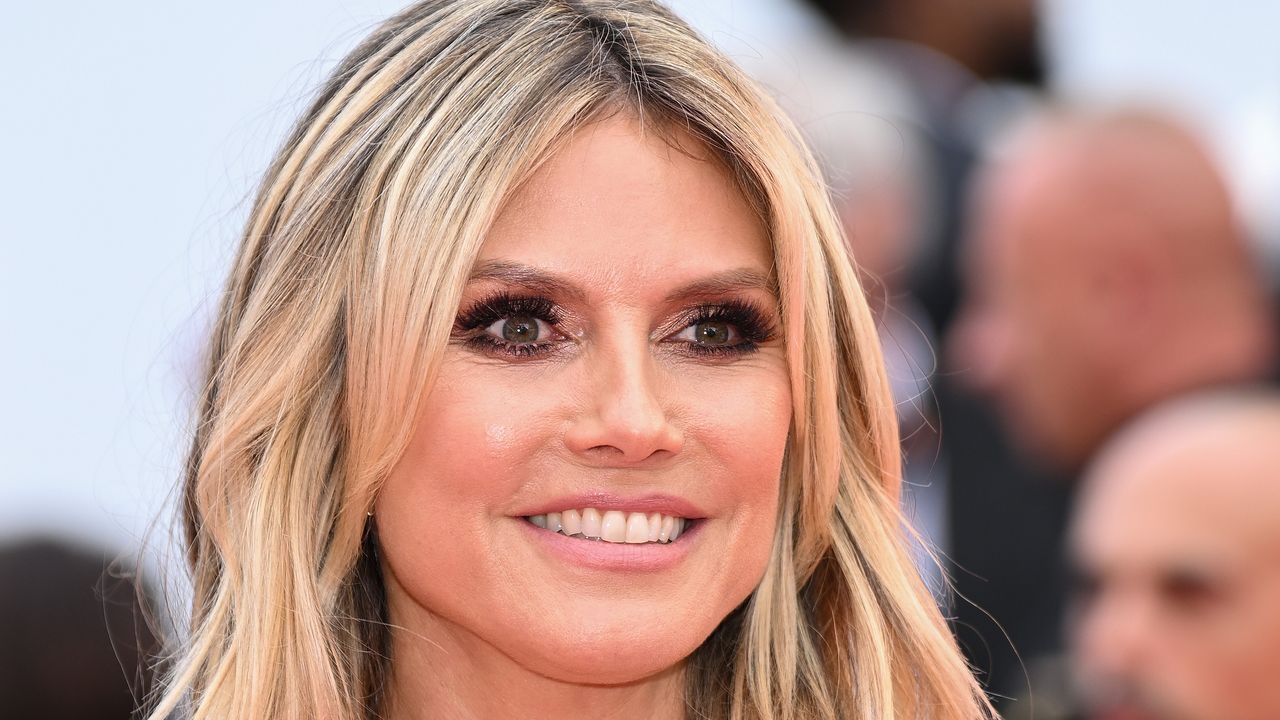 Heidi Klum: Por que seu vestido está sendo celebrado no tapete vermelho do Festival de Cinema de Cannes de 2025