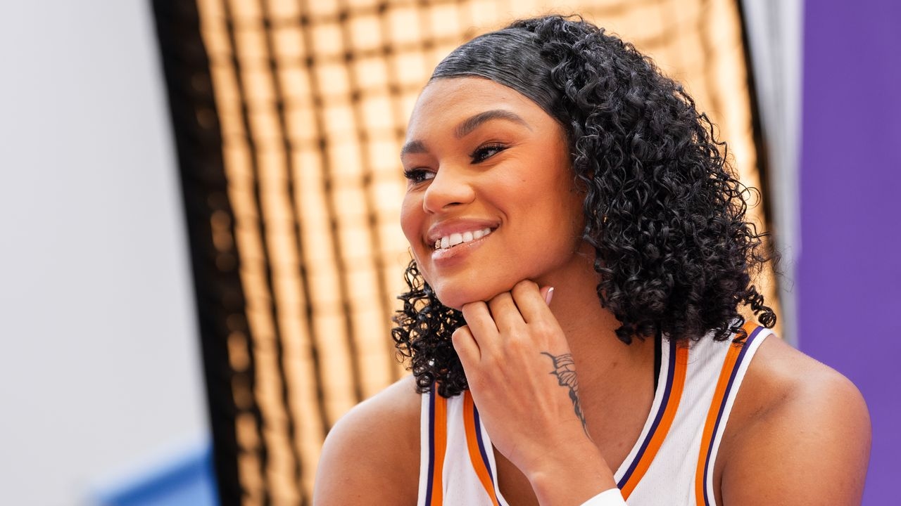 Basketbalster Satou Sabally in een interview met VOGUE: "Meisjes moeten zien dat ze hun plek hebben in de sport"