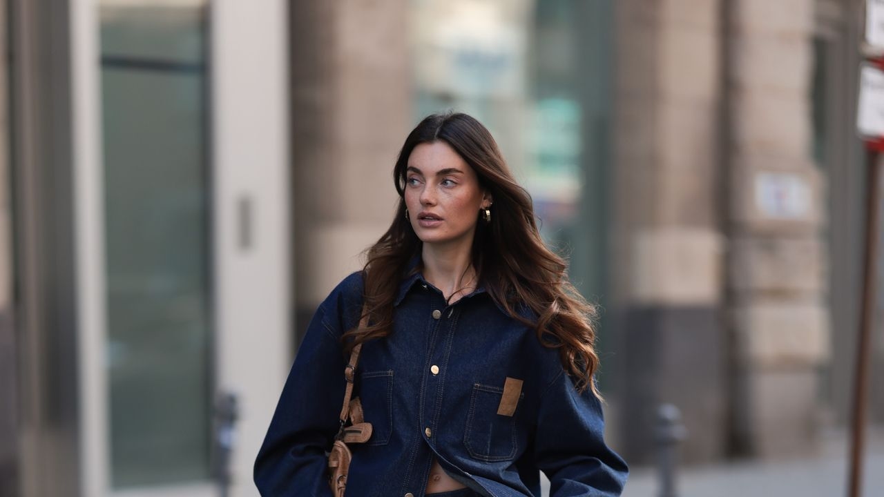 The miniskirt hype is far from over – how to style your skirt in autumn