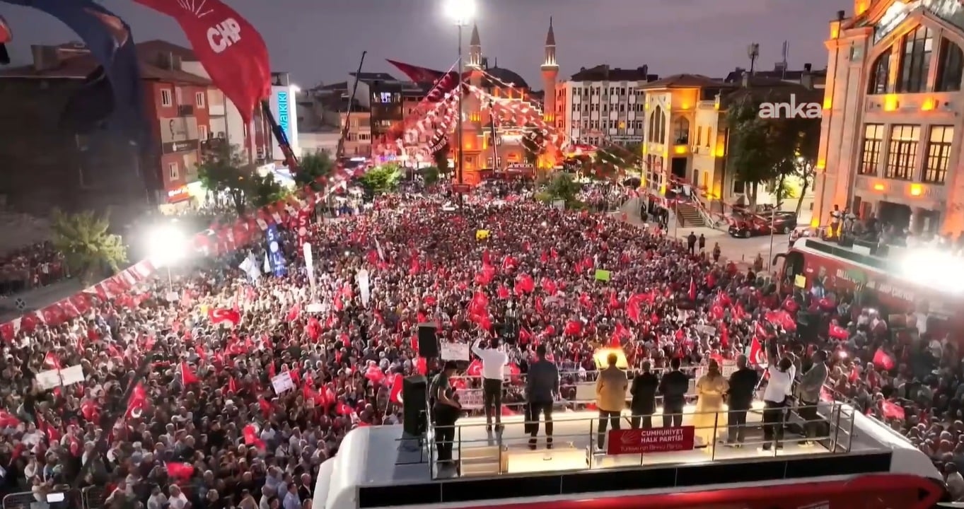 CHP’nin Aksaray mitingi | Özgür Özel: “Ant olsun ki Ak Toros çetesini dağıtacağız”